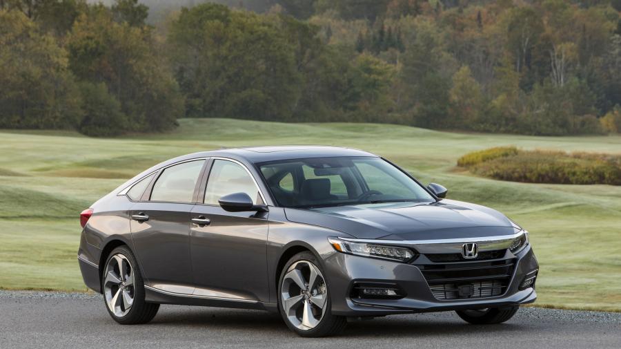  Honda Accord Touring Hybrid 2017 года  (NA) (фото 58 из 170)